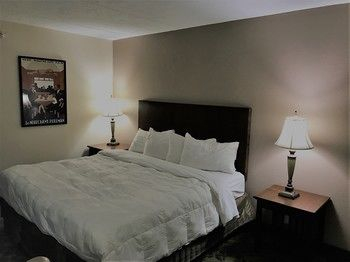 Others 5, Quality Inn, Roscommon