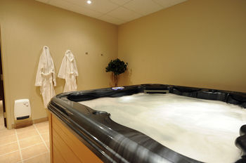 Others 4, Hotel Le Navigateur, Rimouski-Neigette