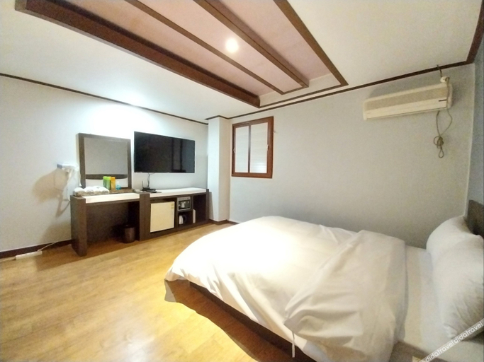 Bedroom 5, Incheon (Yeonanbudu) Apple, Jung