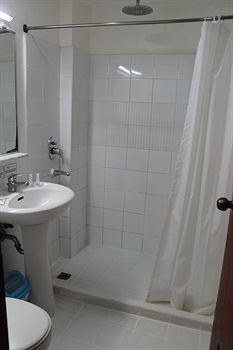 Bathroom 3, Hey Jude Boracay, Malay
