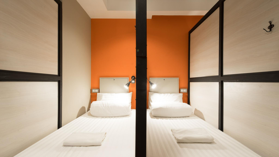 Bedroom 2, Augusta - Hostel, Wattana