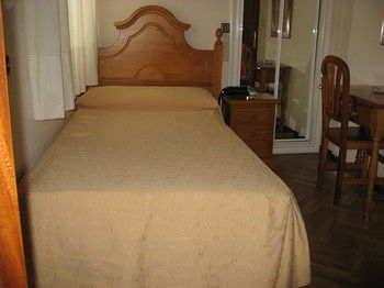 Others 5, Hostal Maria Cristina, Madrid