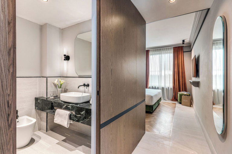 Bathroom 5, Hotel Santa Maria Maggiore, Roma