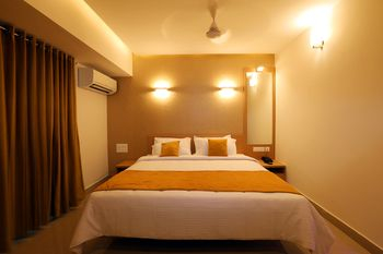 Others 5, Grand Plaza Hotel, Dakshina Kannada