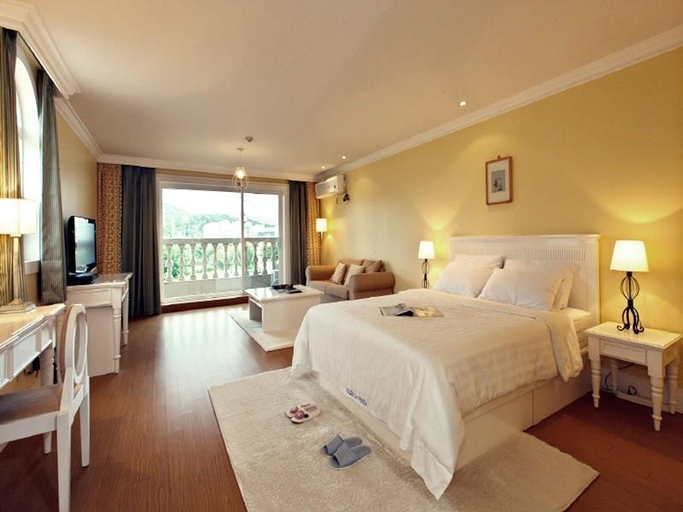 Others 3, Golden Bay Pension, Yangyang