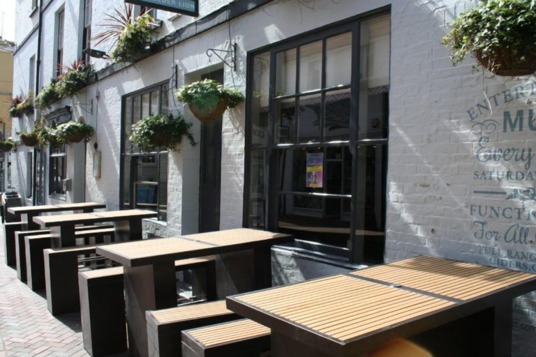Food & Drinks, The Golden Lion Hotel, Dorset