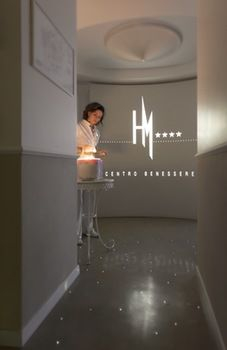 Others 3, 호텔 밀튼 리미니(Hotel Milton Rimini), Rimini