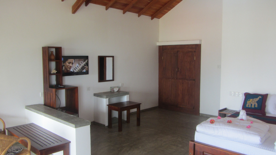 Bedroom 2, Ladja Beach Resort, Ambalanthota