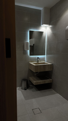 Bathroom 5, Seven Luz Serviced Apartments, Riyadh