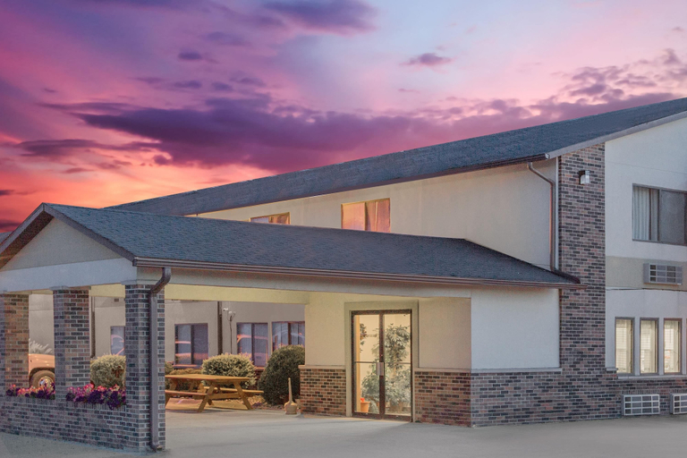 Exterior & Views 2, Travelodge by Wyndham Lamoni, Decatur