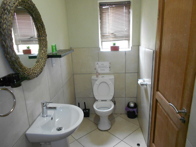 Bathroom 3, Amani Boutique Hotel and Conference Centre, Ehlanzeni