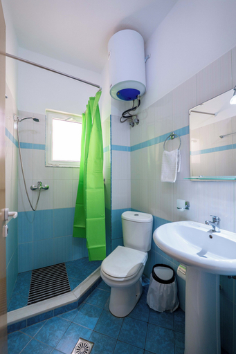 Bathroom 4, Eros Hotel, Sarandës