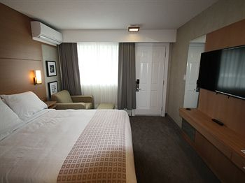 Others 4, Mount Robson Inn, Division No. 15
