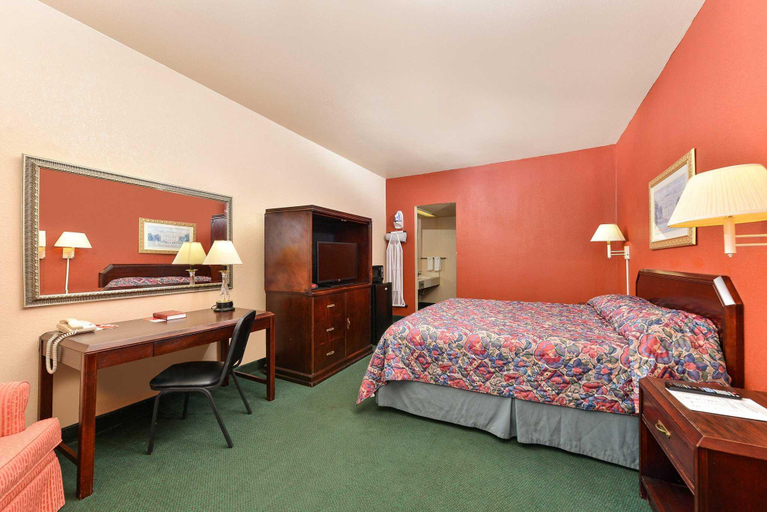 Others 5, Econolodge Junction, Kimble