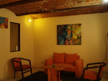 Others 5, Meson del Conde, Allende