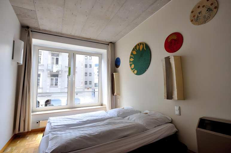 Bedroom 2, Five Elements Hostel and Capsules Frankfurt, Frankfurt am Main