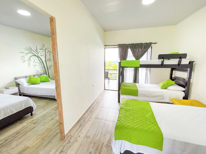 Room 5, Best View Aparta Hotel, Dosquebradas