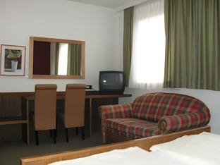 Others 3, Hotel Lokomotive, Linz