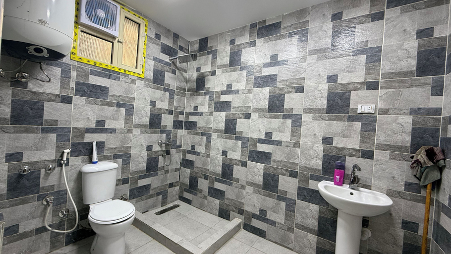Bathroom 5, Bella Casa Hostel, Qasr an-Nil