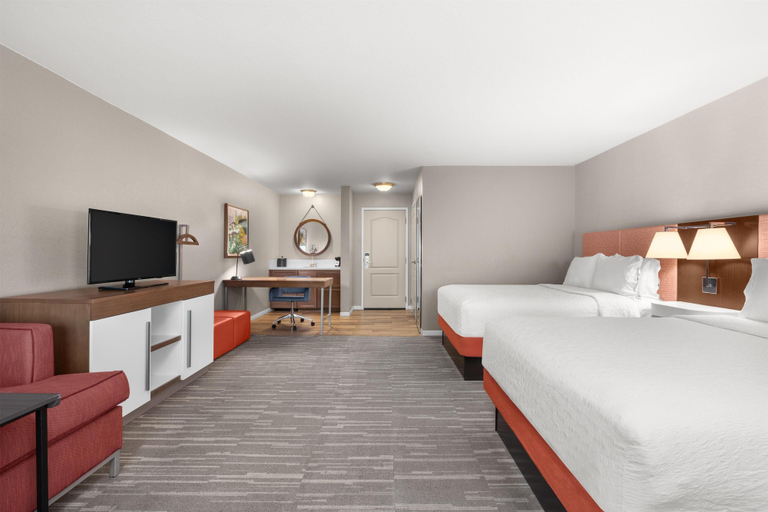 Bedroom 3, Hampton Inn & Suites Fresno, Fresno