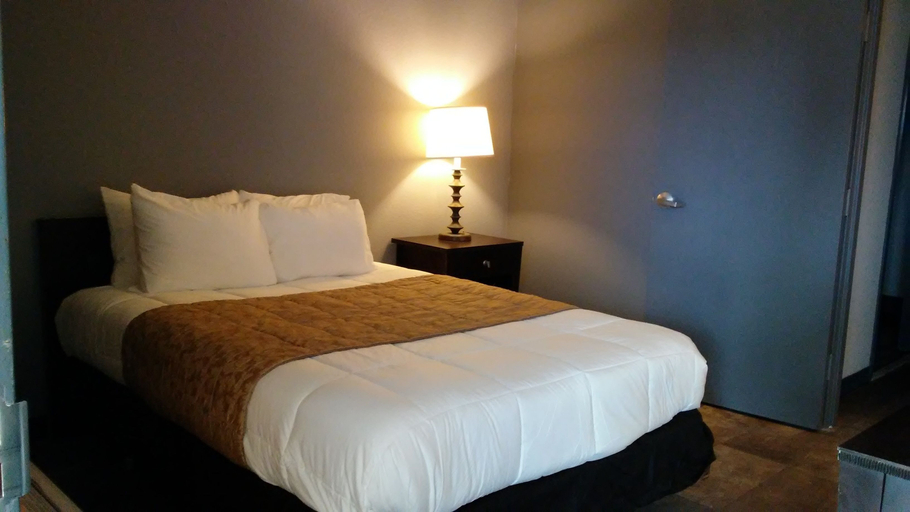 Bedroom 2, Ramada by Wyndham New Orleans, Orleans