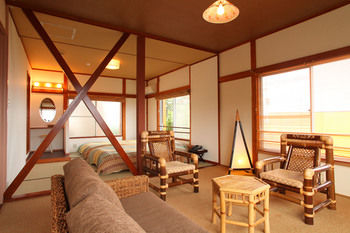 Others 3, Beach Commune Simploose, Itō