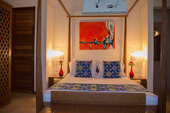 Others 4, Z Hotel & Z2 Hotel, Kaskazini 'A'