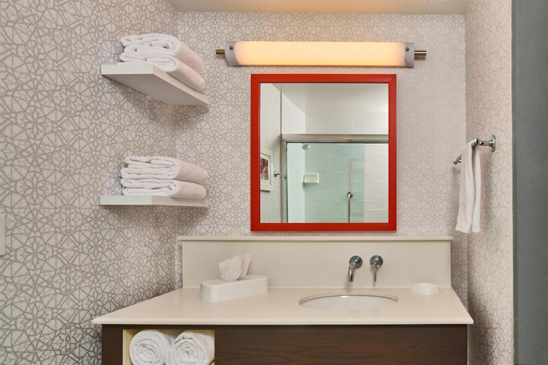 Bathroom 5, Hampton Inn Anchorage, Anchorage