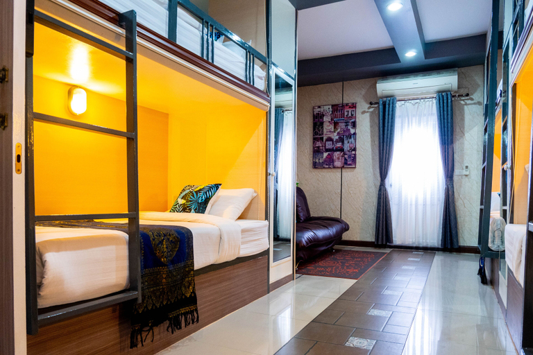 Others 5, Usman Halal Home, Khlong Toey