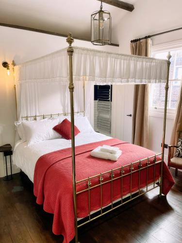 Others 4, Maids Guest Rooms, London