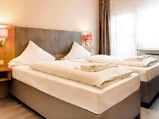 Others 5, Hotel Royal, Frankfurt am Main