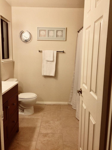 Others 3, Private Room with Bathroom, Los Angeles
