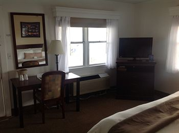 Others 5, Inn on the Hudson, Westchester