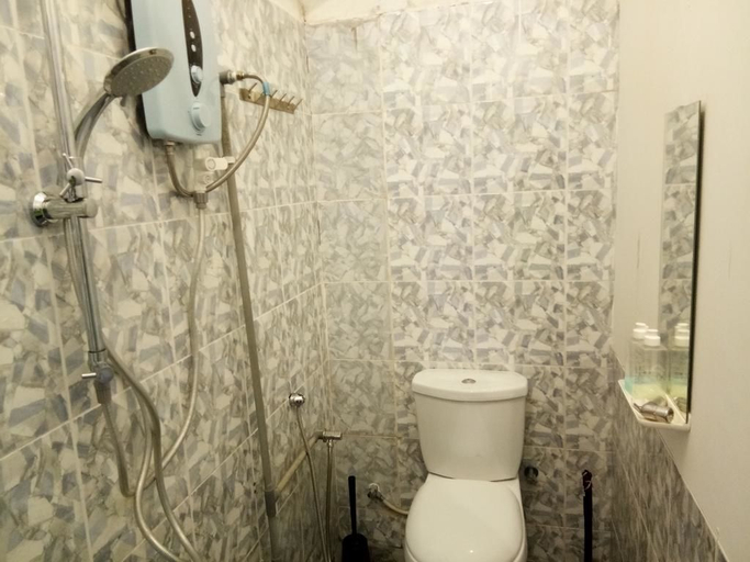 Bathroom 3, Kurau Inn Farmstay, Kerian