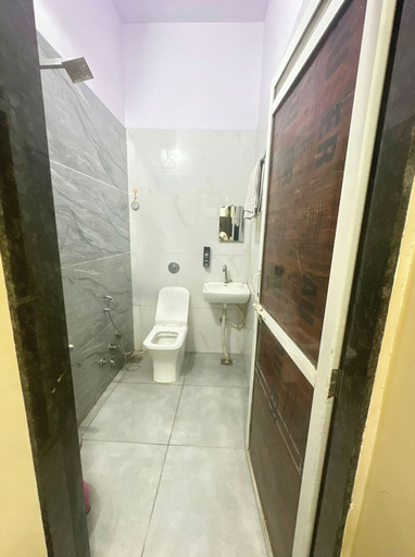 Bathroom 4, Hotel Rudrasagar Homestay, Ujjain