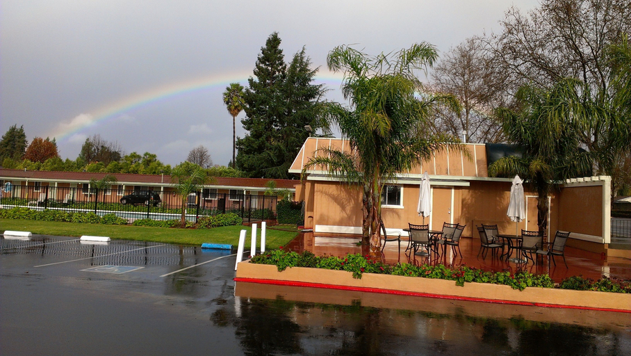 Exterior & Views 1, Tri Valley Inn & Suites, Alameda