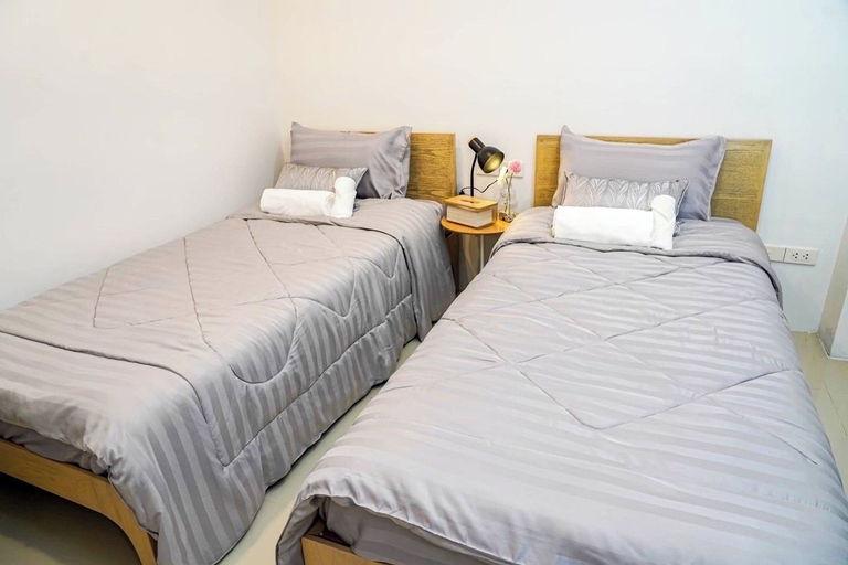 Bedroom 3, BnB98 Silom Hotel, Bang Rak