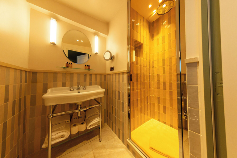 Bathroom 3, Maison La Boheme Montmartre - Studios & Apartments, Paris
