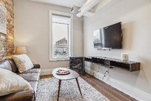 Others 5, The Queen's Griffen, Toronto