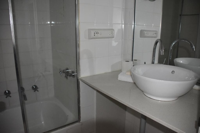 Bathroom 5, Accommodation Sydney Hyde Park, Sydney