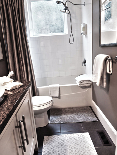 Bathroom 3, Sand and Salt Bed & Breakfast, Greater Vancouver