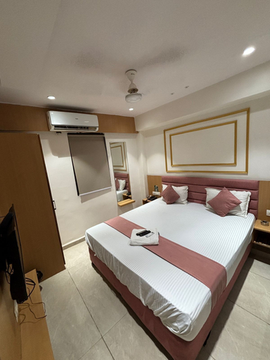 Room 5, Hotel Singh Empire, Sagar