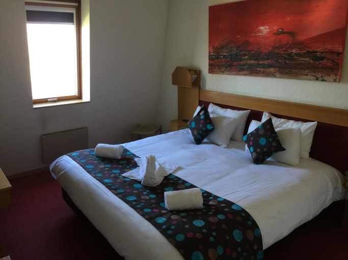 Bedroom, Kyriad Laon, Aisne