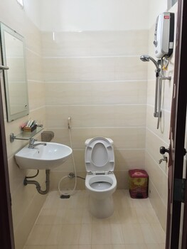Bathroom, My le Hotel, Buon Ma Thuot