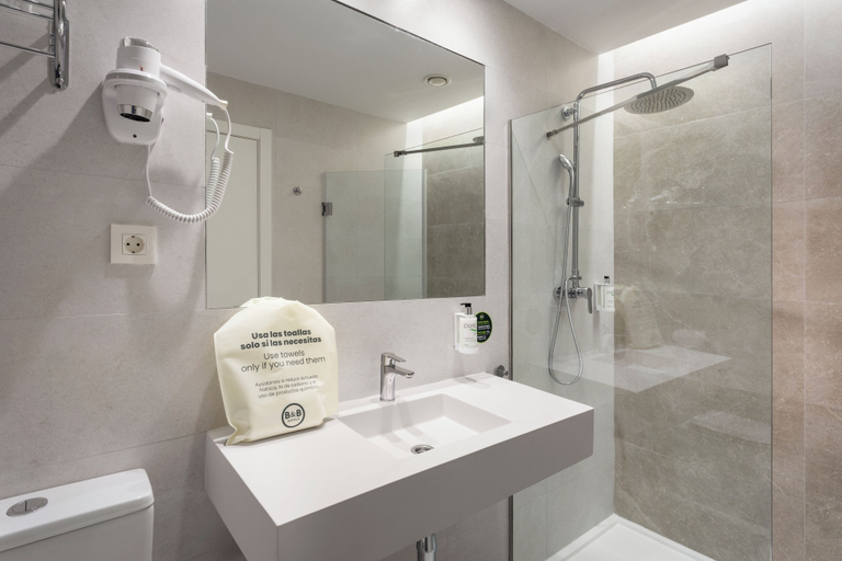 Bathroom 4, B&B Hotel Ecija, Sevilla