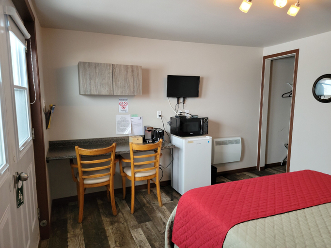 Bedroom 2, Motel Au Bord de l'eau, Rimouski-Neigette
