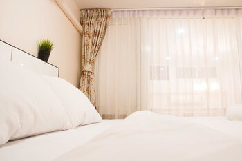 Guestroom 3, Phetmani Home, Pathum Wan