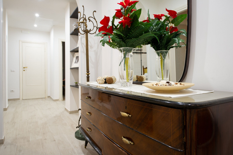 Bathroom 2, Bonifacio VIII, Roma