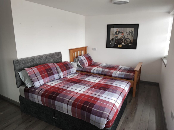 Bedroom 5, Rooms in Inverness, Highland