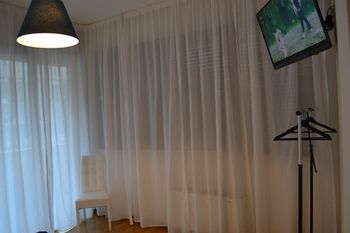 Others 3, 4 Star Family & Friends Apt - Self Check-in, Bologna